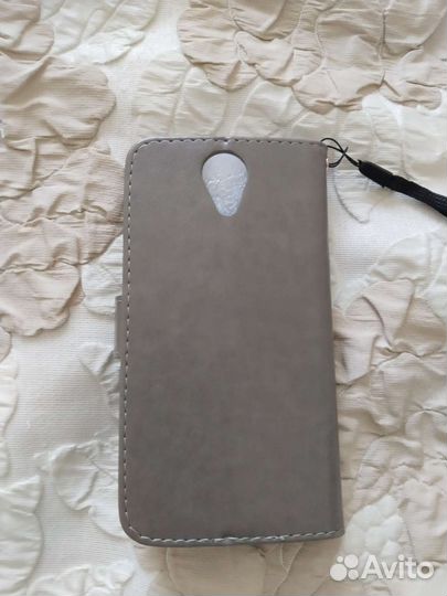 Чехлы на телефон