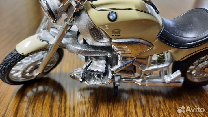 Модель1:18 motormax Bmw R1200C 1997 007 James Bond