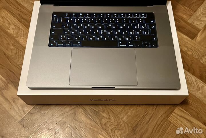 MacBook Pro M2 16