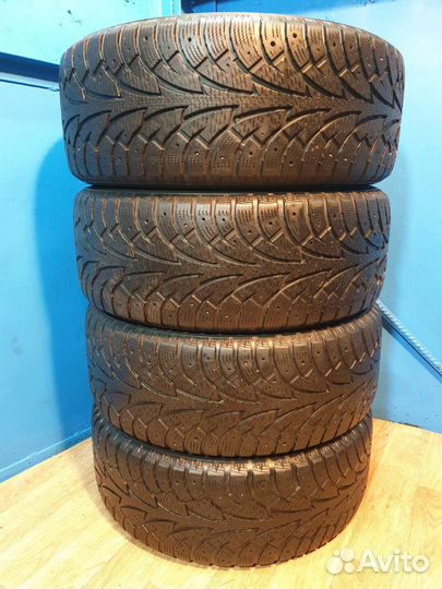 Hankook Winter I'Pike 235/55 R17