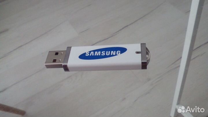 Сувенирная флэшка Samsung 2Gb