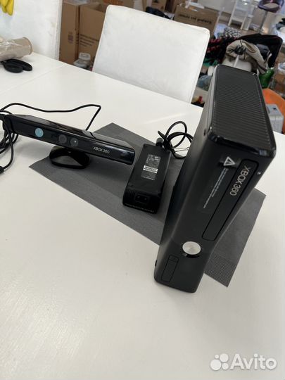 Xbox 360 s console model 1439, б/у