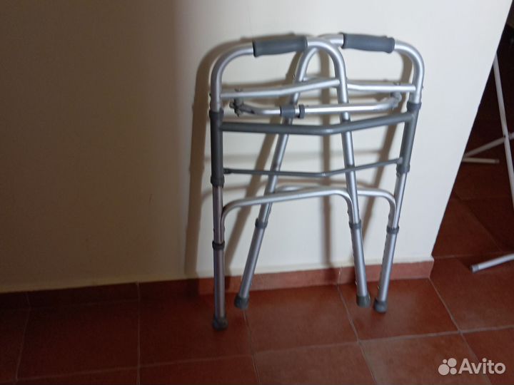 Ходунки для взрослых инвалидов