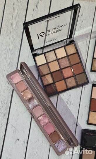 Палетка теней revolution pro lamel novo