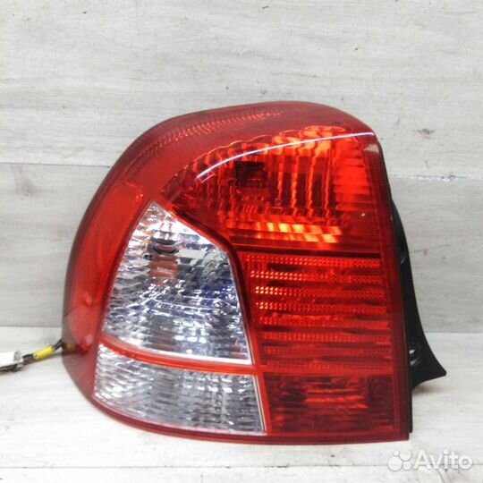 Фонарь задний левый Kia Shuma II лифтбек