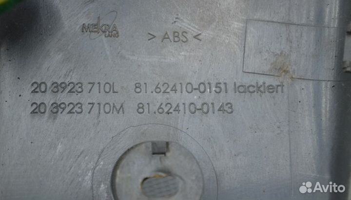 Накладка дверной петли, верхняя левая MAN TGA 18.4