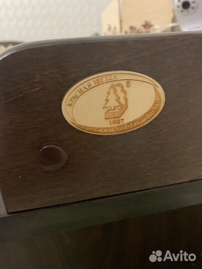 Детская кроватка с маятником