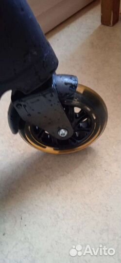 Самокат со светящимися колесами