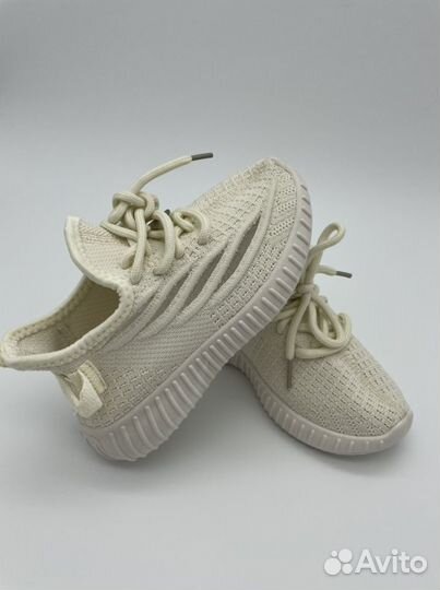 Детские кроссовки yeezy