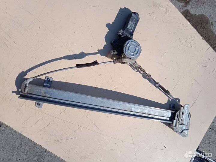 Стеклоподъёмник передний левый Mitsubishi RVR