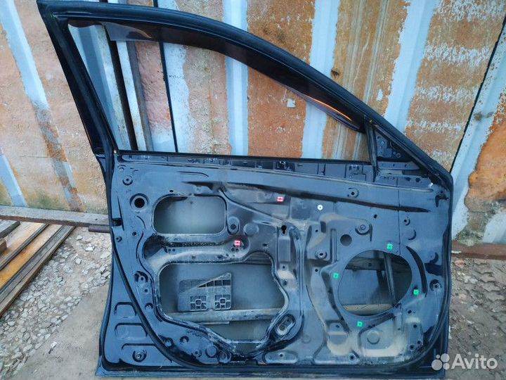 Дверь передняя левая Toyota Camry 40
