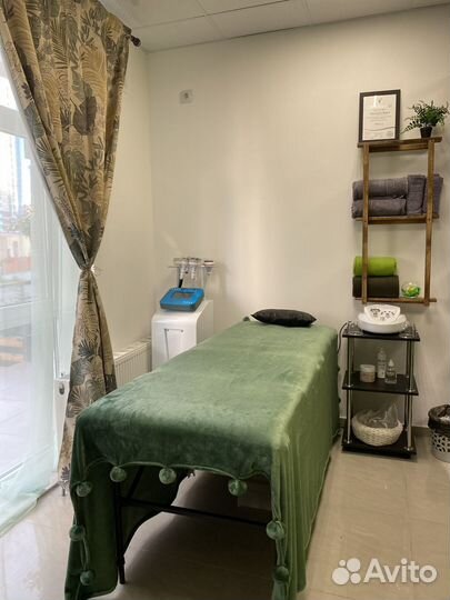 Массажистка в мастерскую тела