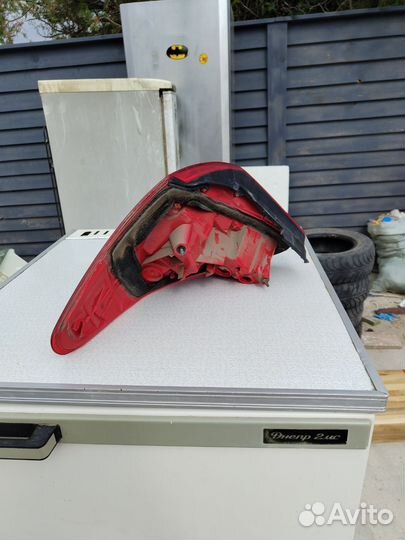 Фара задняя toyota raf 4