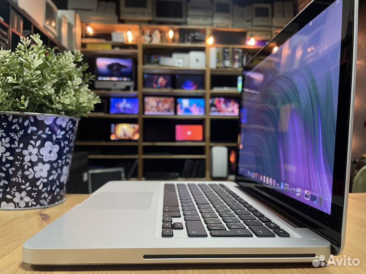 Apple MacBook 13.3 / Intel 2.4Ггц. / 8gb / SSD 128