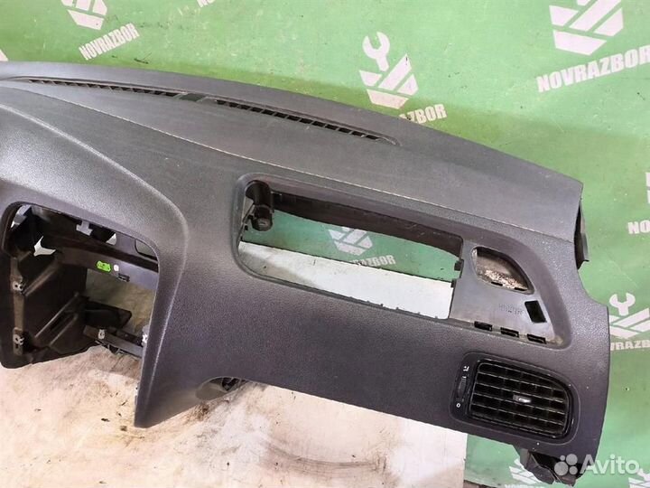 Торпедо Фольксваген Поло седан рус