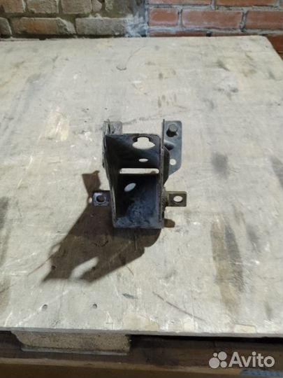 Сайлентблок под кабину nissan diesel,MK210