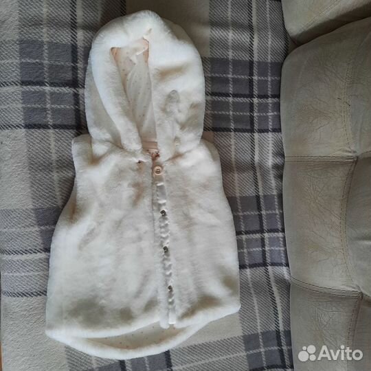 Меховая жилетка для девочки 92