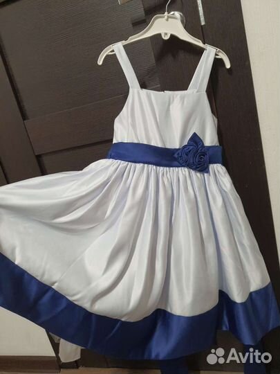 Новое нарядное атласное платье для девочки, 110 р