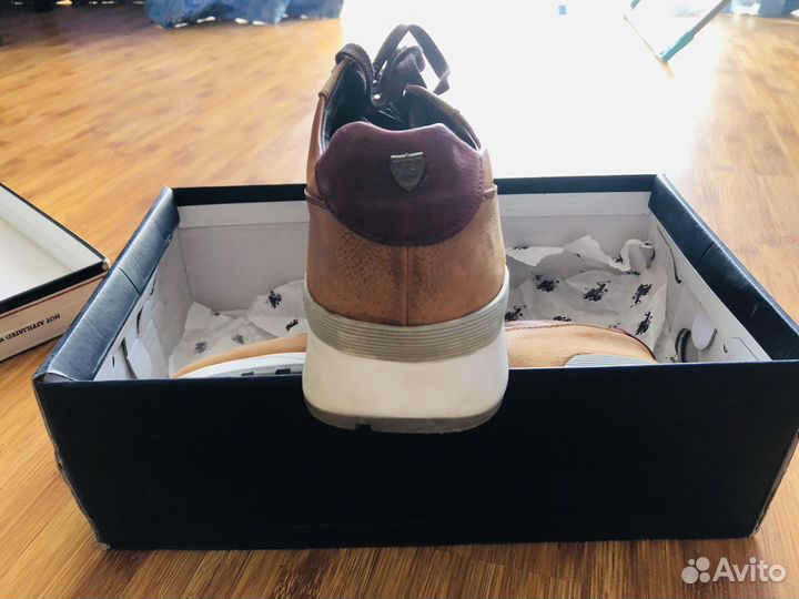 Кроссовки uspa