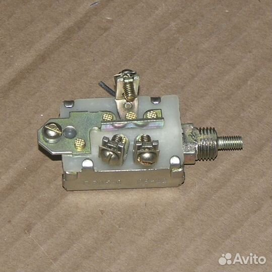 Переключатель света центральный на три положения