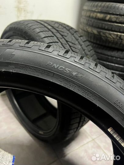 Pirelli Scorpion Winter 285/35 R22 и 265/35 R22