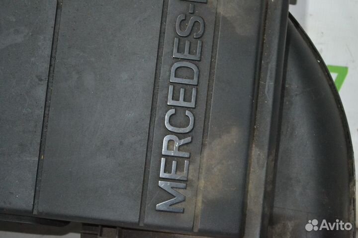 Корпус воздушного фильтра Mercedes E420