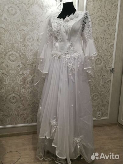 Свадебное платье