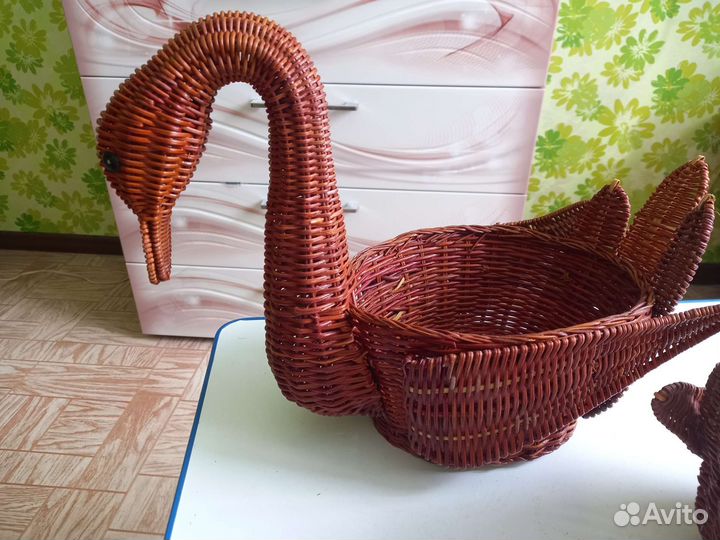 Корзинки лебеди (уточки), плетеные