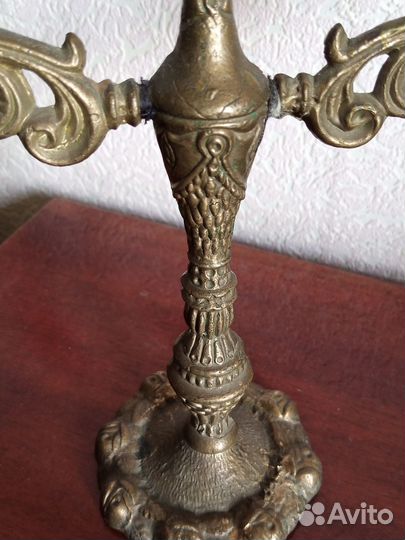 Старинный бронзовый подсвечник