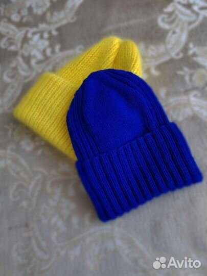 Женская демисезенная шапка из мериноса руч.работа