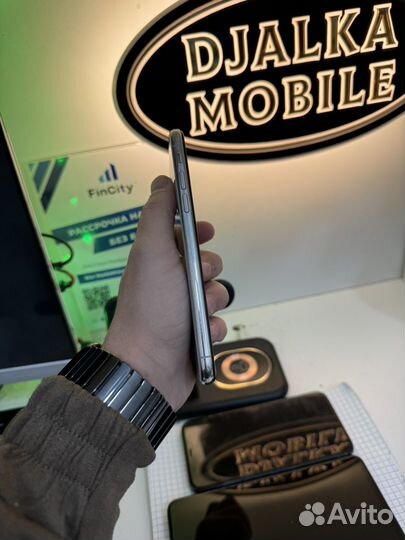 iPhone Xs, 64 ГБ