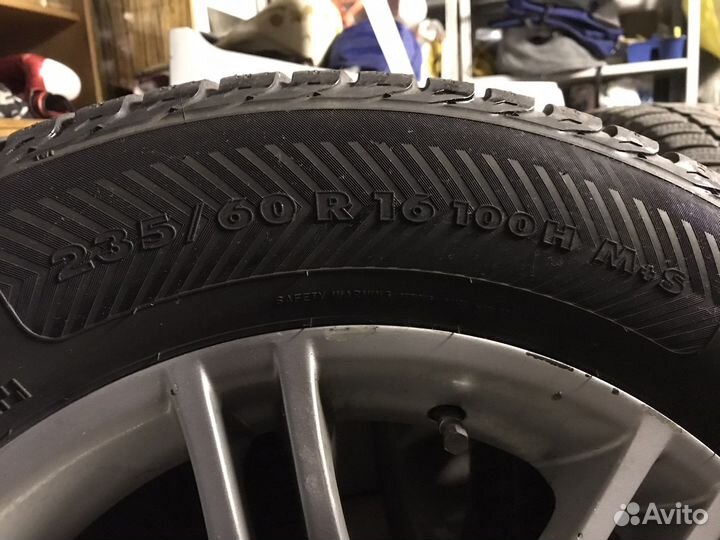 Nokian Tyres WR 235/60 R16 100H