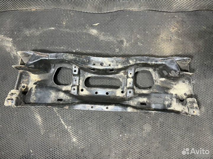 Подрамник передний Subaru Legacy 2 1993-1999