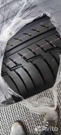 Continental ComfortContact - 6 275/40 R22 и 315/35 R22