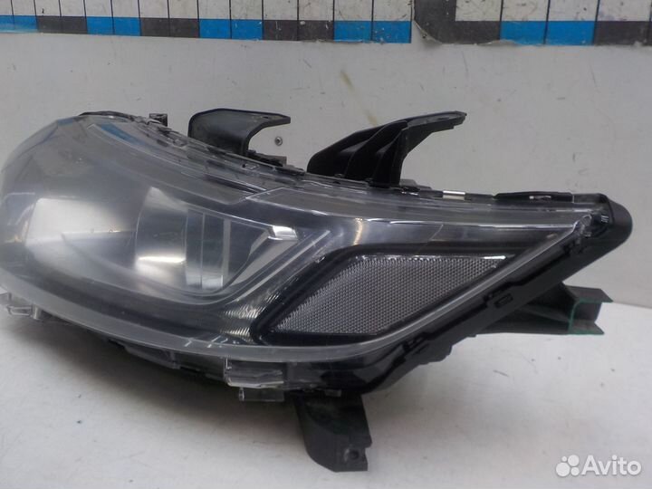 Фара левая Mitsubishi Outlander