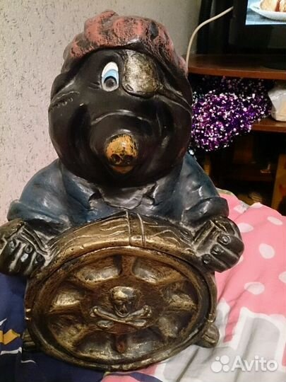 Енот пират.керамическая статуэтка