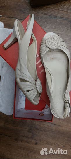 Босоножки женские 35 оазмер