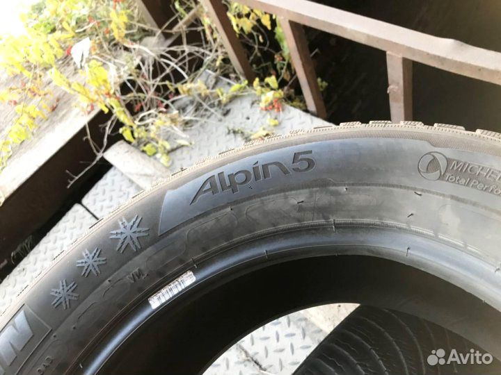 Michelin Alpin 5 225/45 R17