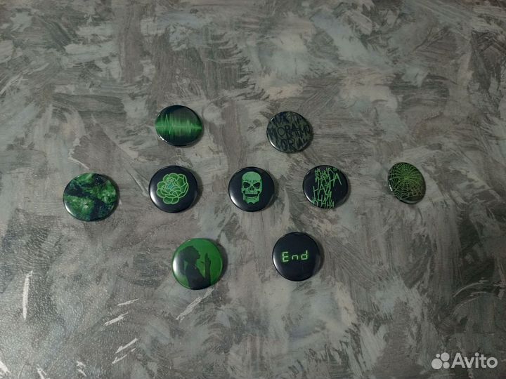 Значки аниме и другое