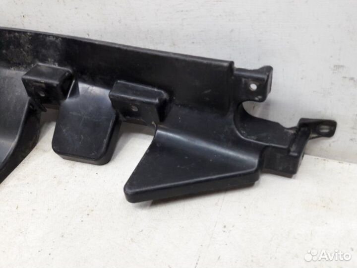 Дефлектор радиатора левый Nissan Almera G15