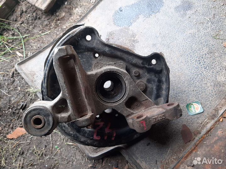 Задний левый кулак ступица субару форестер sf