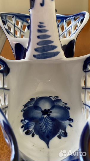 Конфетница Лебеди гжель