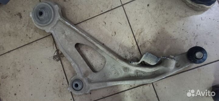 Передние рычаги Nissan Pathfinder 2014