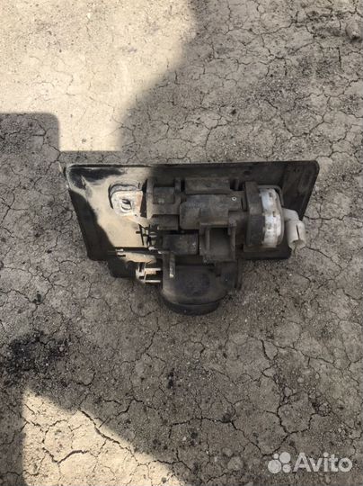 Замок крышки багажника Мерседес W210