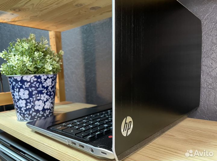 Ноутбук HP / Core i7 / Radeon 2GB / 8gb / SSD