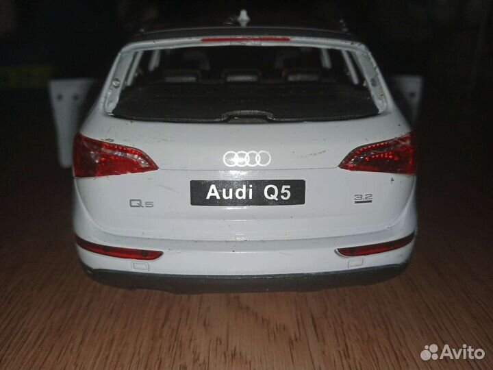 Модель машины (scale 1/24) поломан