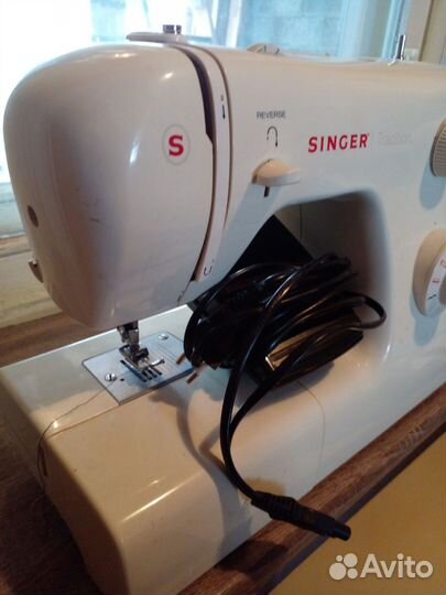 Швейная машина Singer