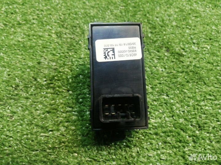 Кнопка стеклоподъемника задняя левая Kia Ceed JD