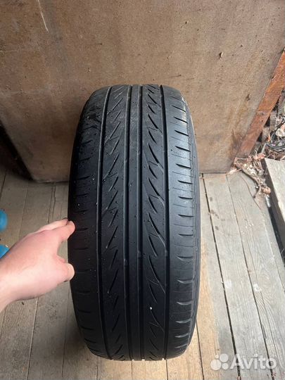 Bridgestone MY-02 Sporty Style 215/55 R17