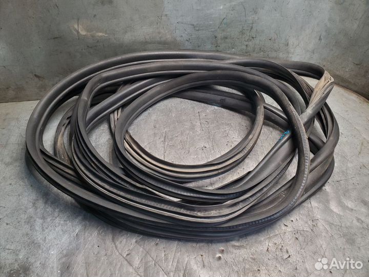 Skoda Fabia 2 Уплотнитель на кузов хетчбэк